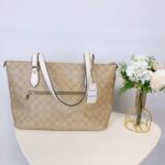 Coach CH504 Gallery Tote In Signature Canvas IN Light Khaki Chalk