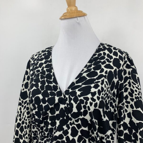 Who What Wear Top Womens S Small Swirling Leopard Keyhole Tie Peplum Wrap Blouse