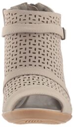 Easy Street Women's Carrigan Ankle Boot, Grey, 9 Wide